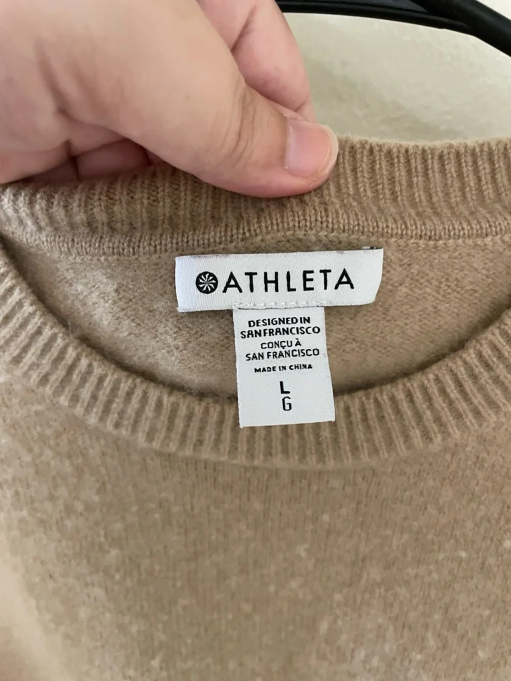 ✨Women’s Athleta Crew Neck Fuzzy Sweater Size L